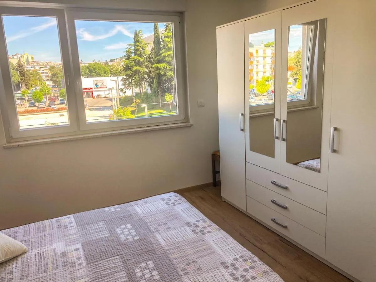 Apartment Mare Pula